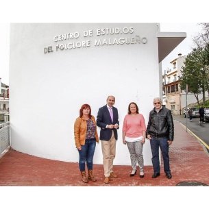 Miembros del PSOE de Rincón de la Victoria en el centro de Estudios del Folclore malagueño