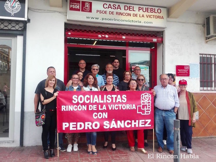 Socialistas con Pedro Sánchez de Rincón de la Victoria