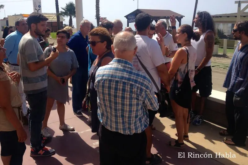 Vendedores del mercadillo del Paseo de Rincón de la Victoria