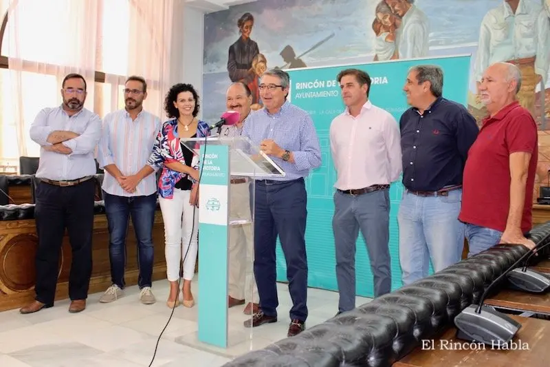 El Equipo de Gobierno en un momento de la rueda de prensa_6811