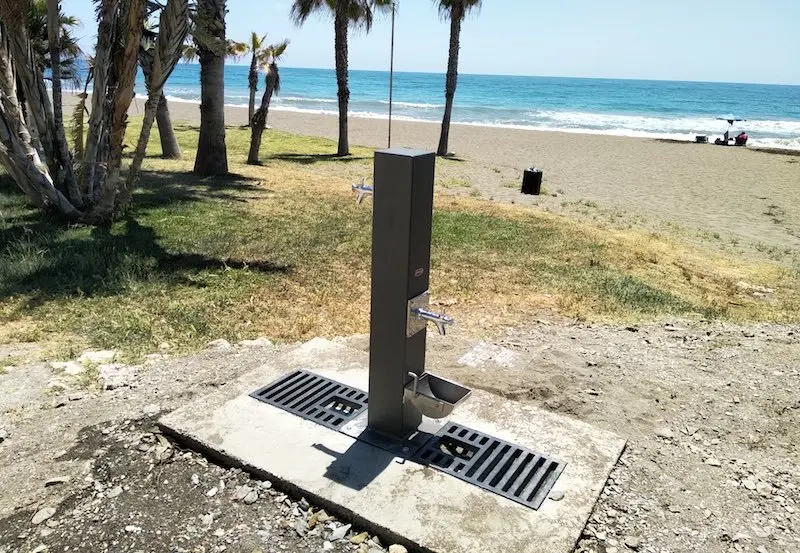 Fuente para mascotas en Torre de Benaglabón