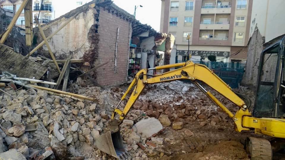 Colapso de la pared de una vivienda durante un derribo