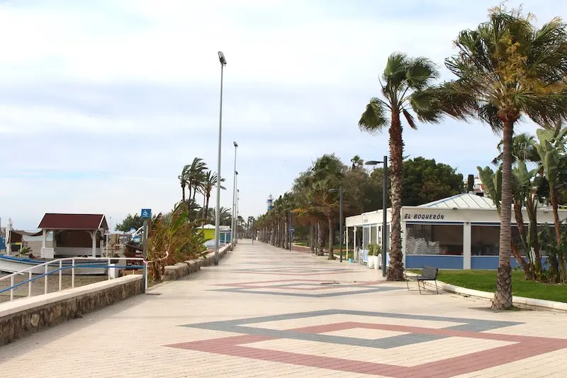 Paseo marítimo de Torre del Mar durante el estado de alarma_0755 800