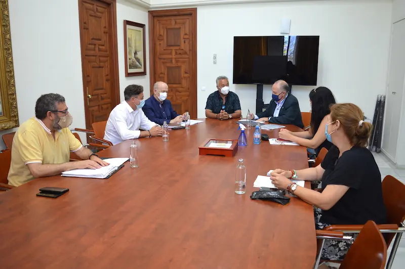 Reunión con asociaciones de empresarios
