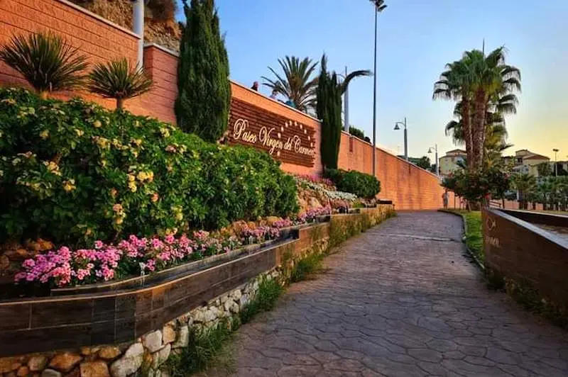 Arreglos en el paseo de la Virgen del Carmen