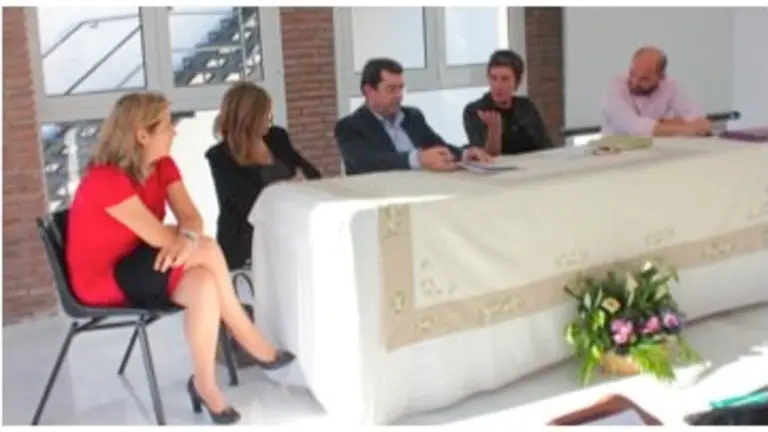 Mesa redonda turismo accesible Total&aacute;n