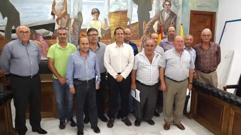 Fern&aacute;ndez Ibar junto sector taxi copia