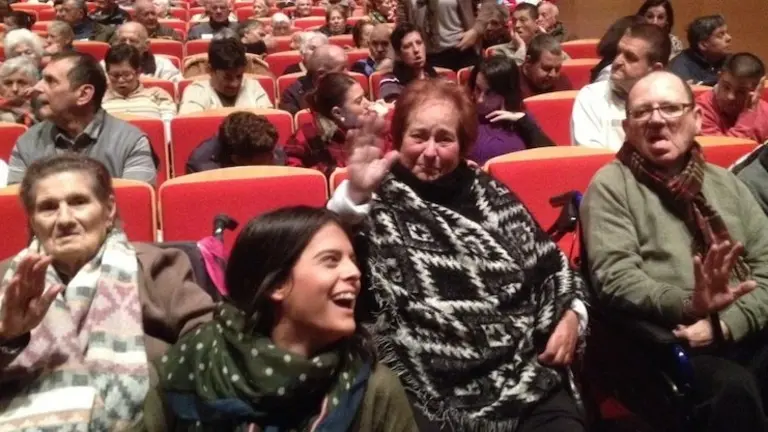 Salida al Teatro - Unidad de Estancias Diurnas
