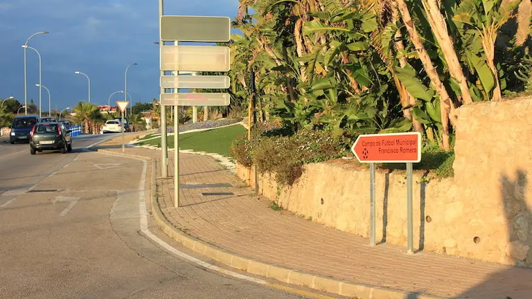 Se&ntilde;al&eacute;tica a la entrada de Rinc&oacute;n de la Victoria