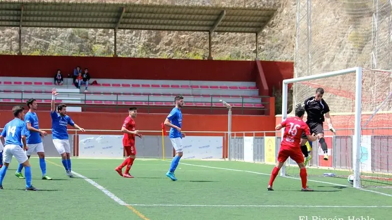 CD Rincon vs UD Maracena Momento del tecer gol - 9701 copia