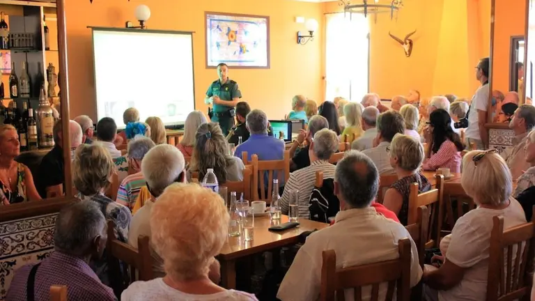 SOHA Save Our Homes Axarquia - Un momento de la charla