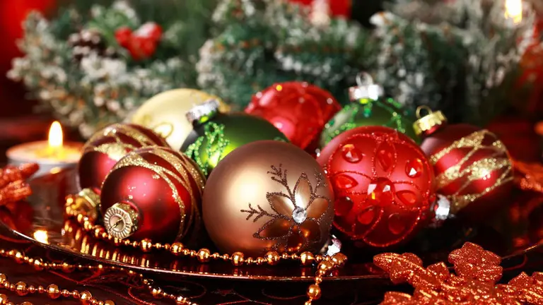 05257g-guardar-decoracion-navidena