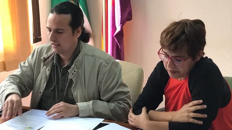 Pedro Fern&aacute;ndez Ibar y Alina Caravaca - IU