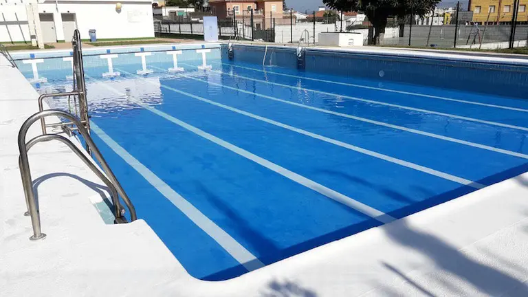 Piscina despu&eacute;s_8778