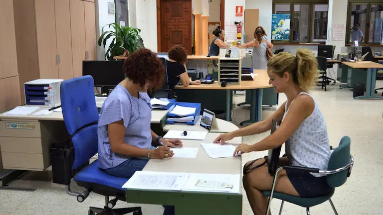 Oficina Municipal de Informaci&oacute;n al Consumidor de Rinc&oacute;n de la Victoria_9107 copia