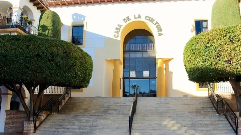 Casa de la Cultura y Sala las Musas de la Cala del Moral