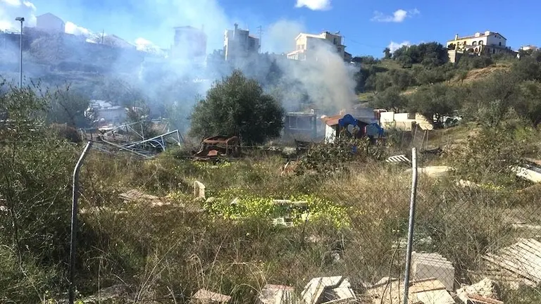 Incendio en el Deposito Municipal - Foto de GE Laura