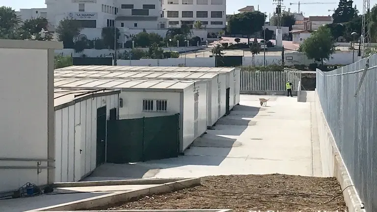 Contin&uacute;an los trabajos en los barracones del cuarto instituto_4739