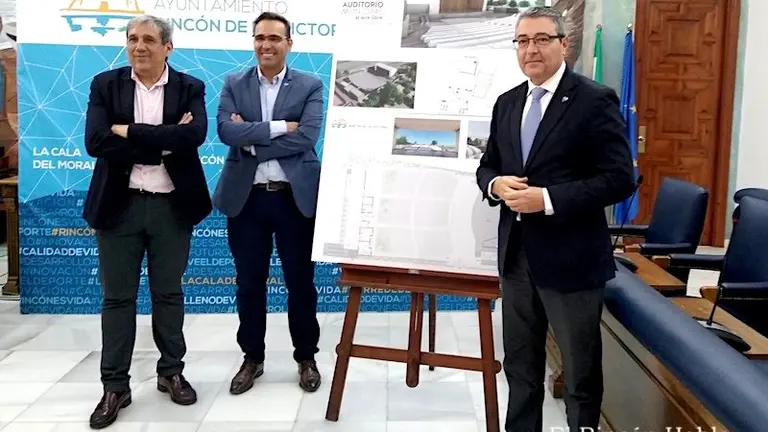 Presentacion auditorio municipal aire libre