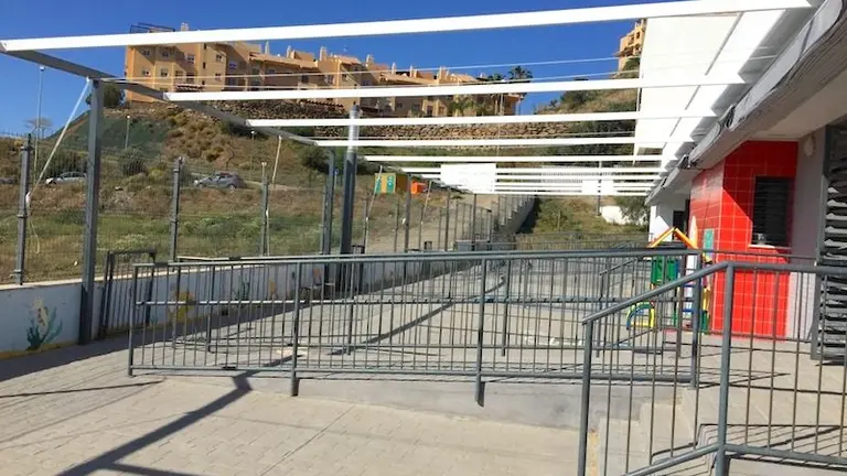 Instalaci&oacute;n toldos ceip Mar&iacute;a del Mar Romera