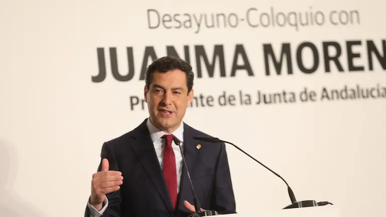 Juanma Moreno participa en M&aacute;laga en un desayuno coloquio del diario Sur_k