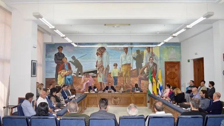 Un momento del pleno celebrado el 3 de abril copia