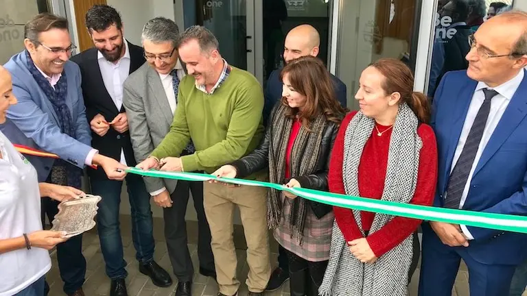 Momento de la inauguraci&oacute;n del centro deportivo_2553 copia