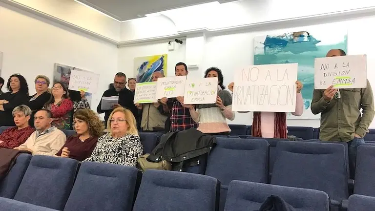 Trabajadores contra la privatizaci&oacute;n de EMMSA