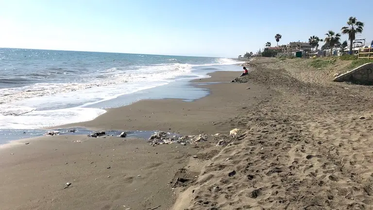 Desembocadura del arroyo Santill&aacute;n ya sin los pilares del puente.
