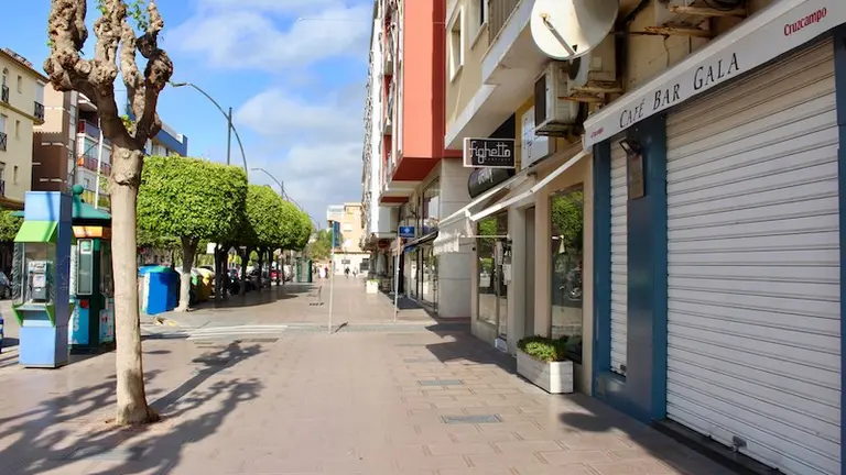 Locales cerrados en la Avenida del Mediterráneo durante el Estado de Alarma.