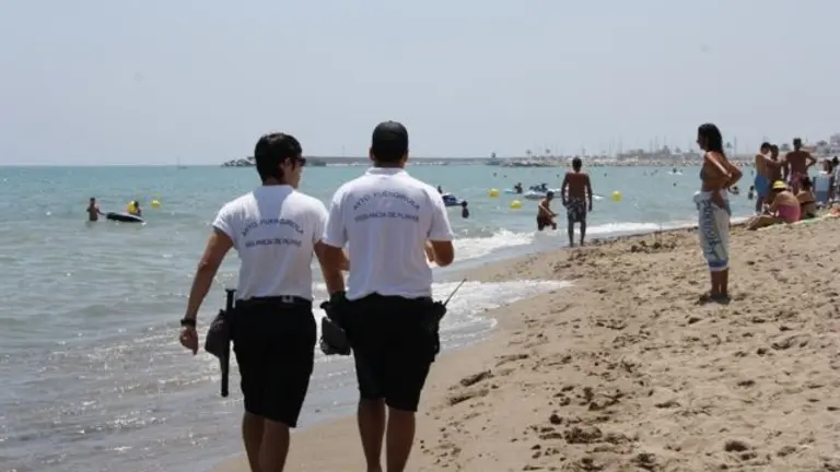 Vigilantes de playa