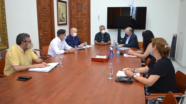 Reuni&oacute;n con asociaciones de empresarios