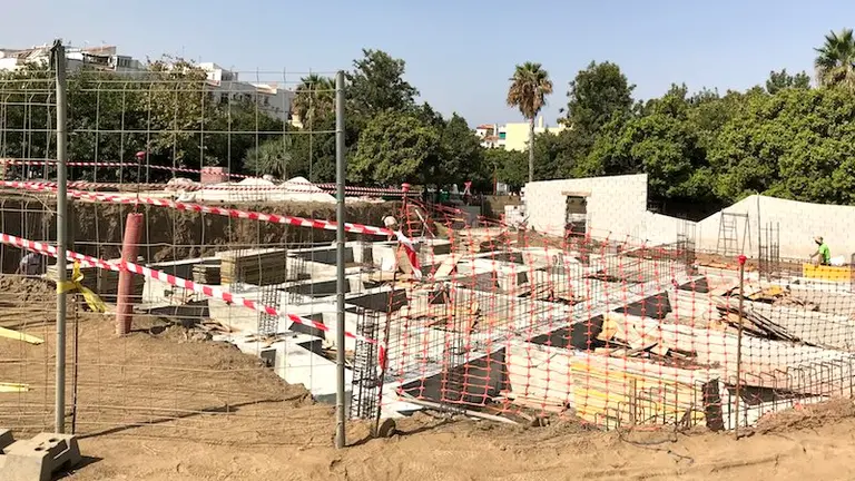 Obras nuevo auditorio aire libre en Huerta Juli&aacute;n