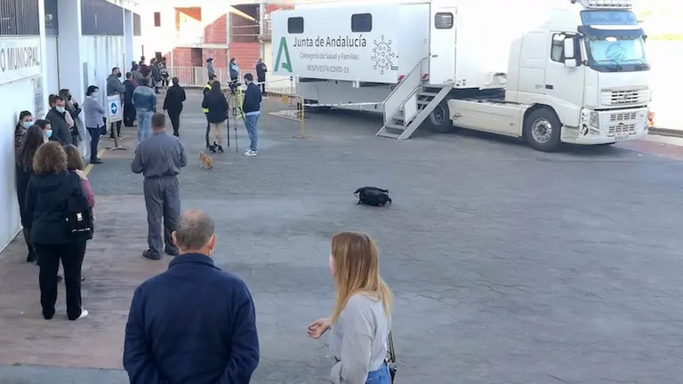 Realizaci&oacute;n de cribado masivo para la detecci&oacute;n de COVID-19