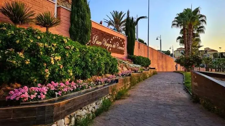 Arreglos en el paseo de la Virgen del Carmen