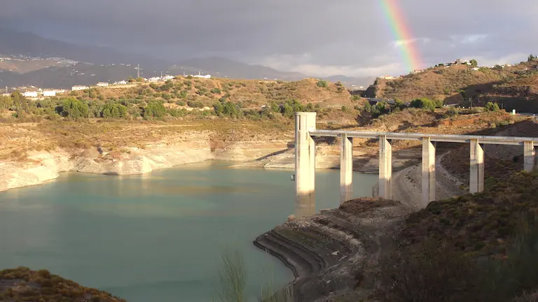 Embalse de la Viñuela al 20%