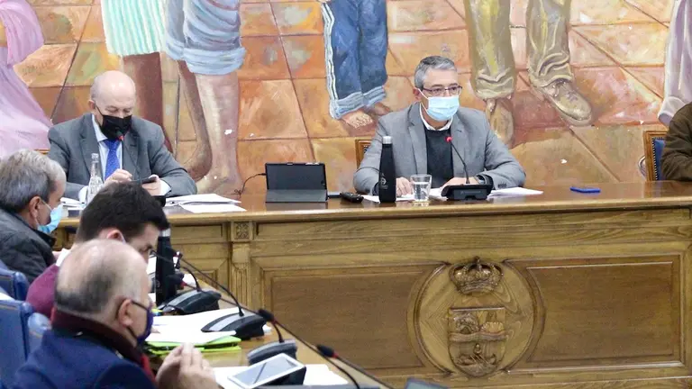 Francisco Salado y bancada del PP