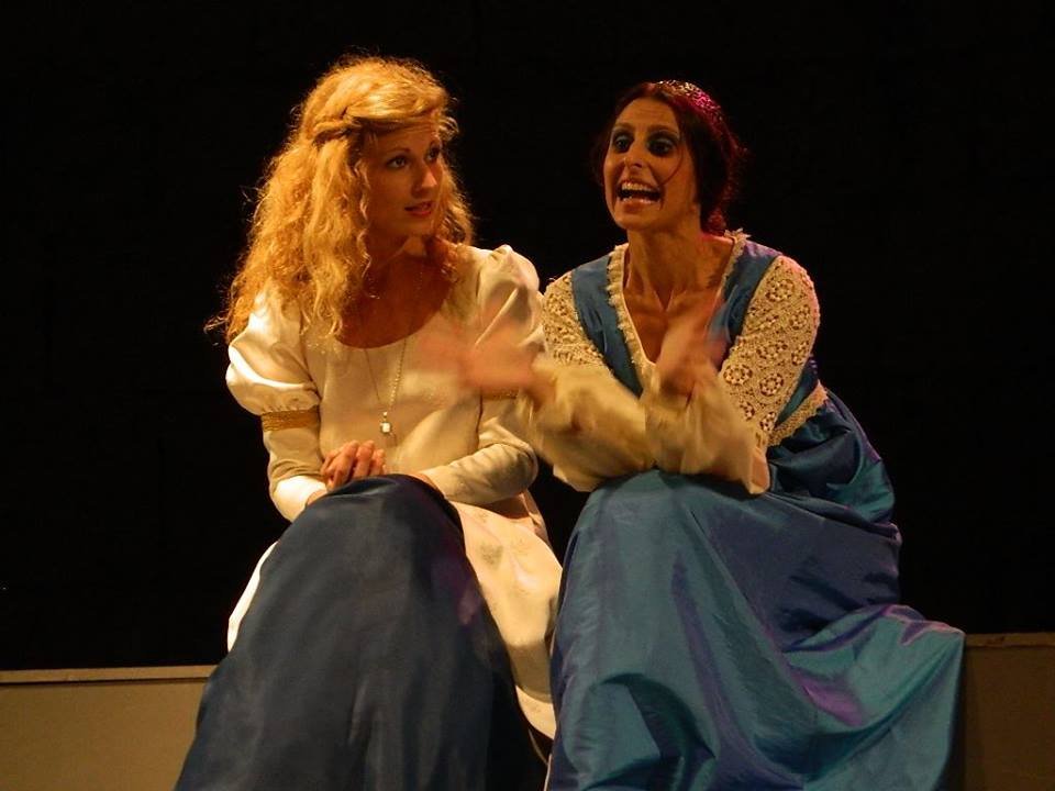 Nana y Julieta - Ana Martínez Ráez y Violeta Lara