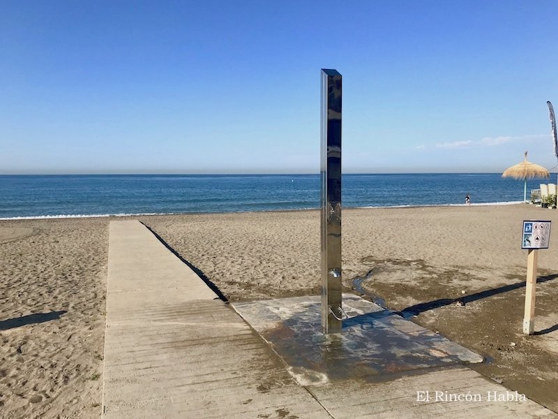 Nueva ducha playa Rincon de la Victoria 2018 - 1