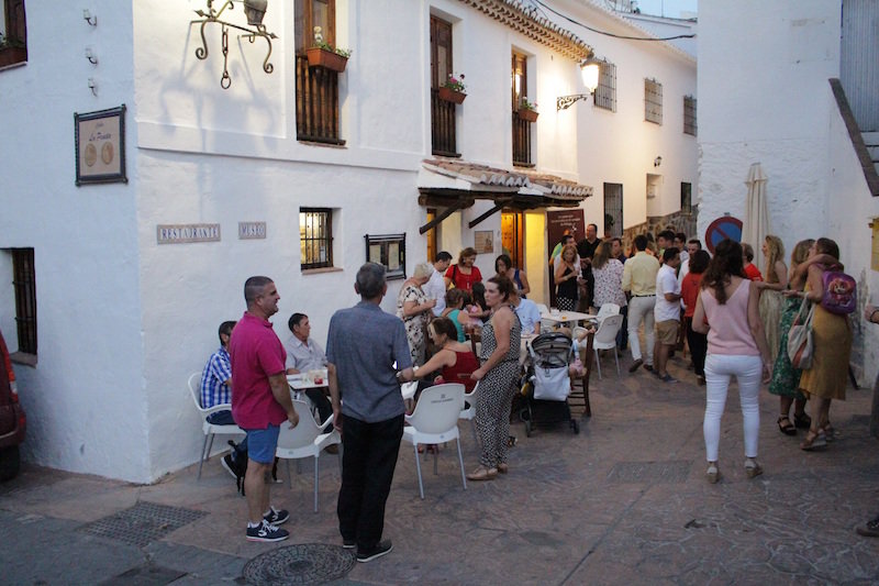 2.-fachada inauguracion Posada del Bandolero