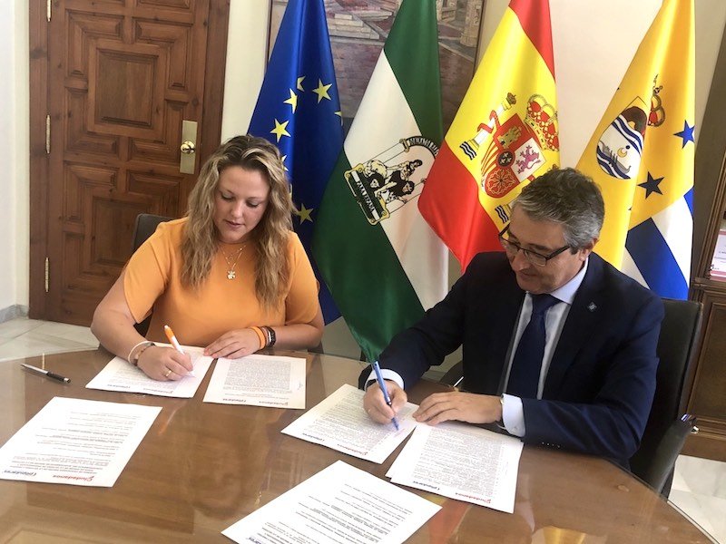 Firma del acurdo de Gobierno con Rincón de la Victoria