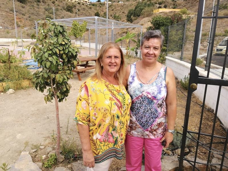 Maricarmen Cañizares con Herminia Ortiz en el CEIP Maria del Mar Romera 800