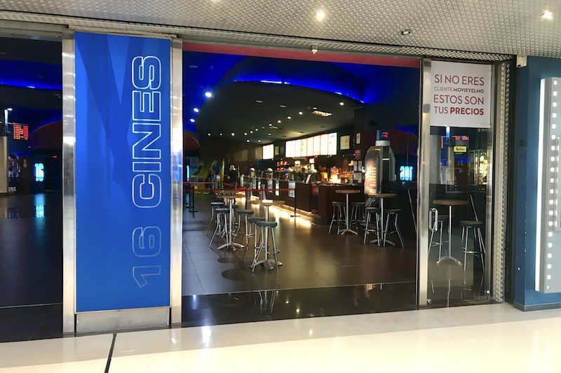 Bar de Cines Yelmo Rincon de la Victoria_1956 800