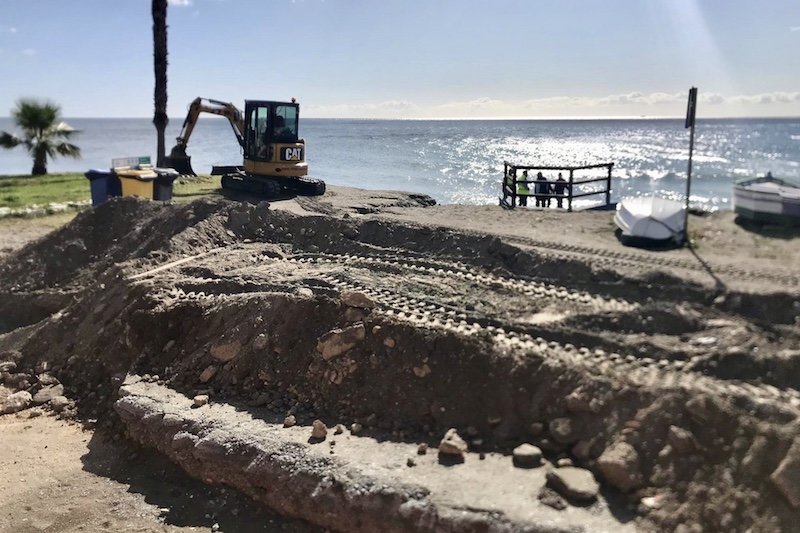 Trabajos de adecuacion de la playa de la cala del moral