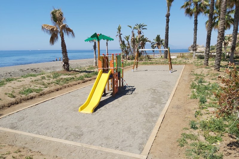 Parque Infantil junto a arroyo Totalán