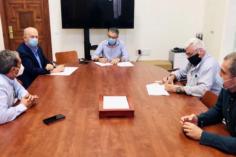 Firma contrato con Alnasur_6290